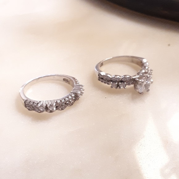 Beautiful Detailed Engagement Set - Picture 2 of 3